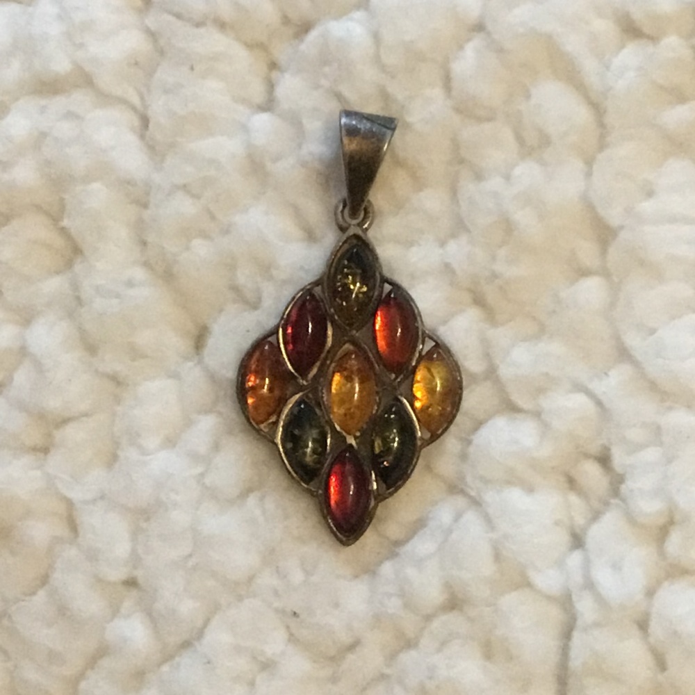 Collection of vintage sterling silver pendants - Picture 2 of 7